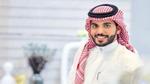 شاهد: المشهور السعودي غازي الذيابي يهدي مغترب